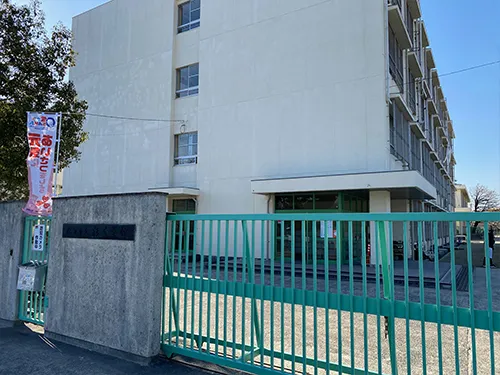 杉中学校
